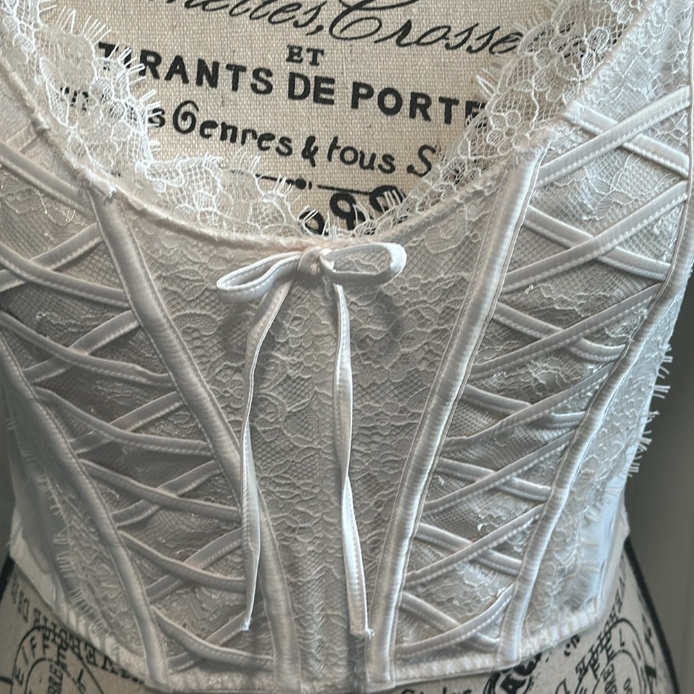 Victoria’s Secret Unlined Lace-Up Corset